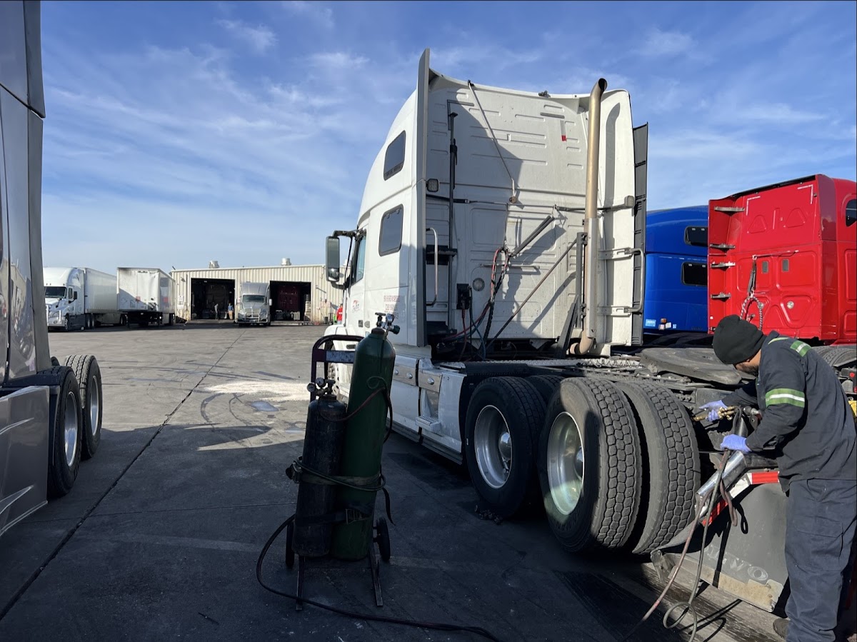 Allstate Truck & Trailer Repair Services - shopping in Garland, TX (Photo 1)