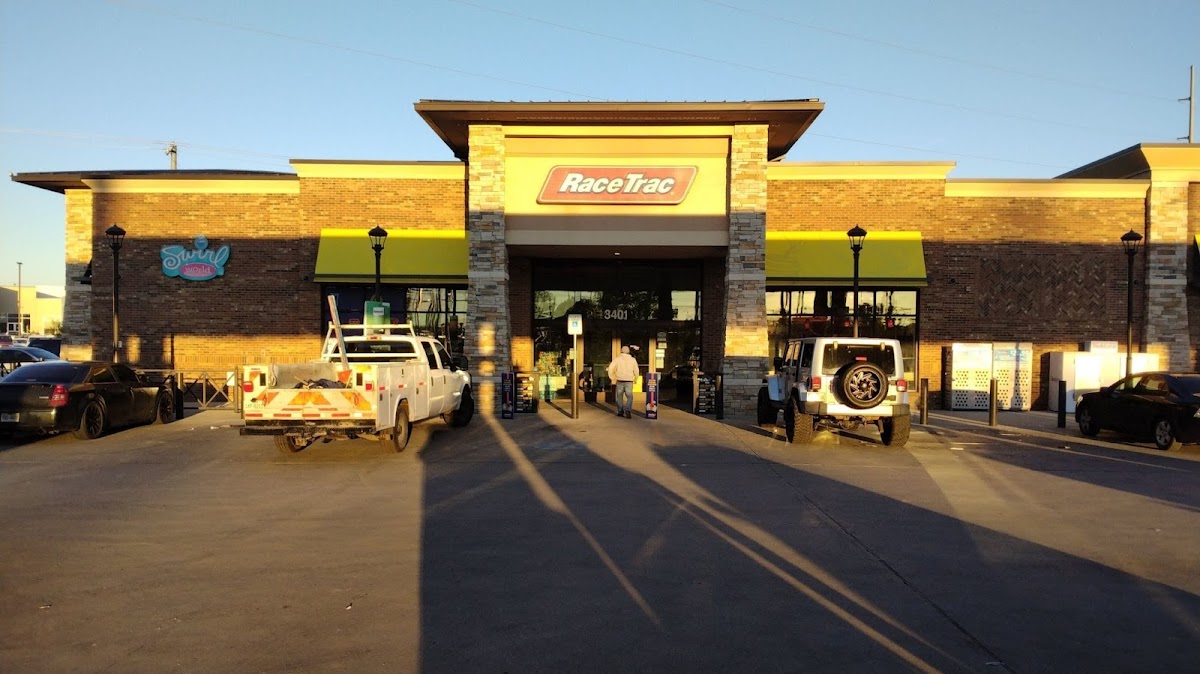 RaceTrac - auto-services in Garland, TX (Photo 1)