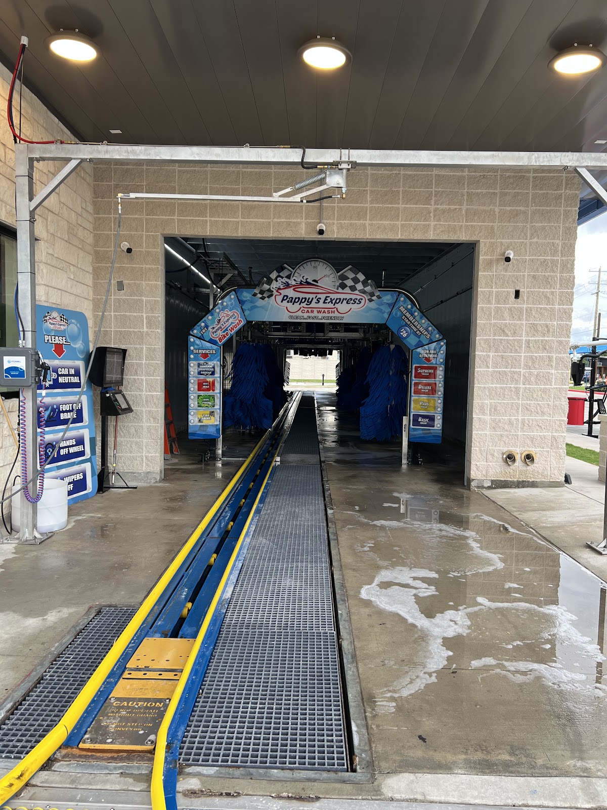 Pappy’s Express Car Wash - auto-services in Garland, TX (Photo 1)