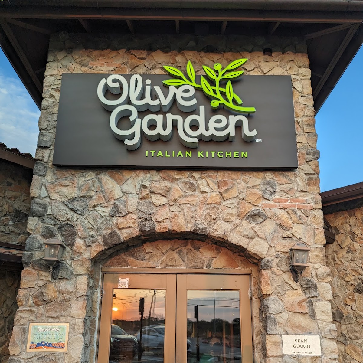 Olive Garden Italian Restaurant - bars in Denton, TX (Photo 1)