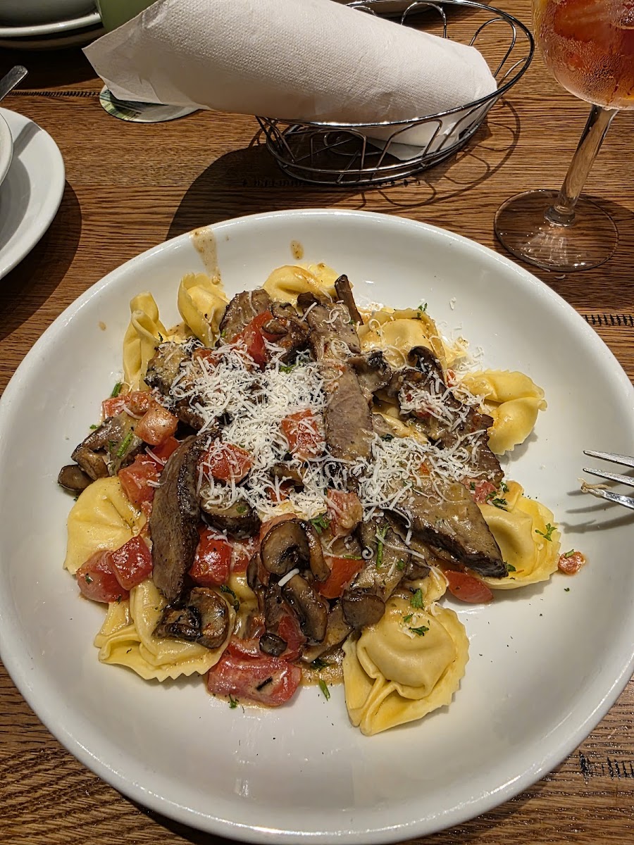 Olive Garden Italian Restaurant - bars in Denton, TX (Photo 4)