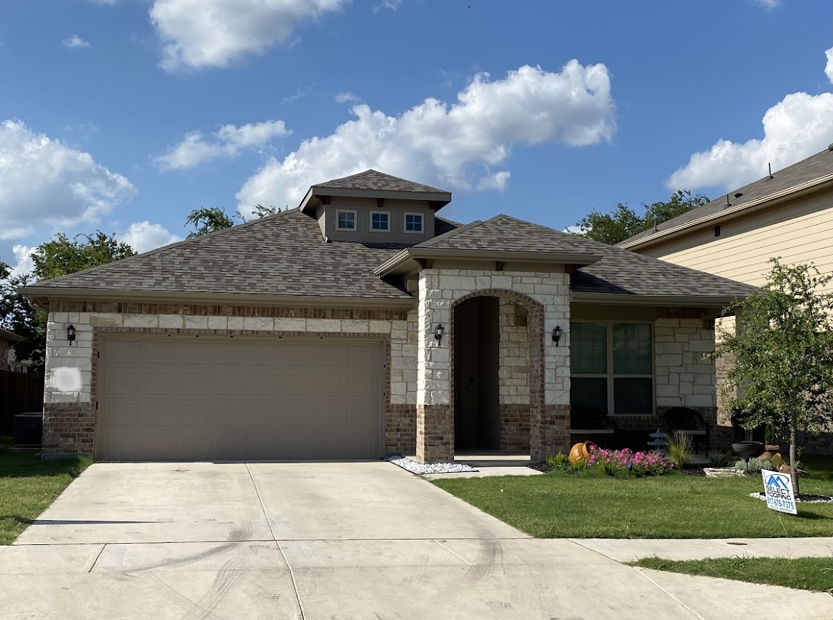 Select Roofing - roofers in Grapevine, TX (Photo 1)