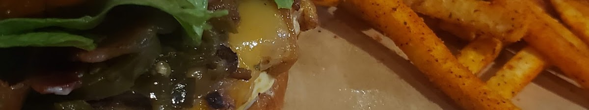 Hangout Restaurant & Sports Club - restaurants in Irving, TX (Photo 7)