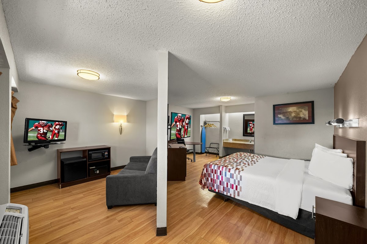 Red Roof Inn Dallas - DFW Airport North - hotels in Irving, TX (Photo 4)