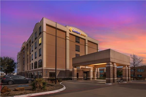 Comfort Suites DFW N/Grapevine - hotels in Coppell, TX (Photo 1)