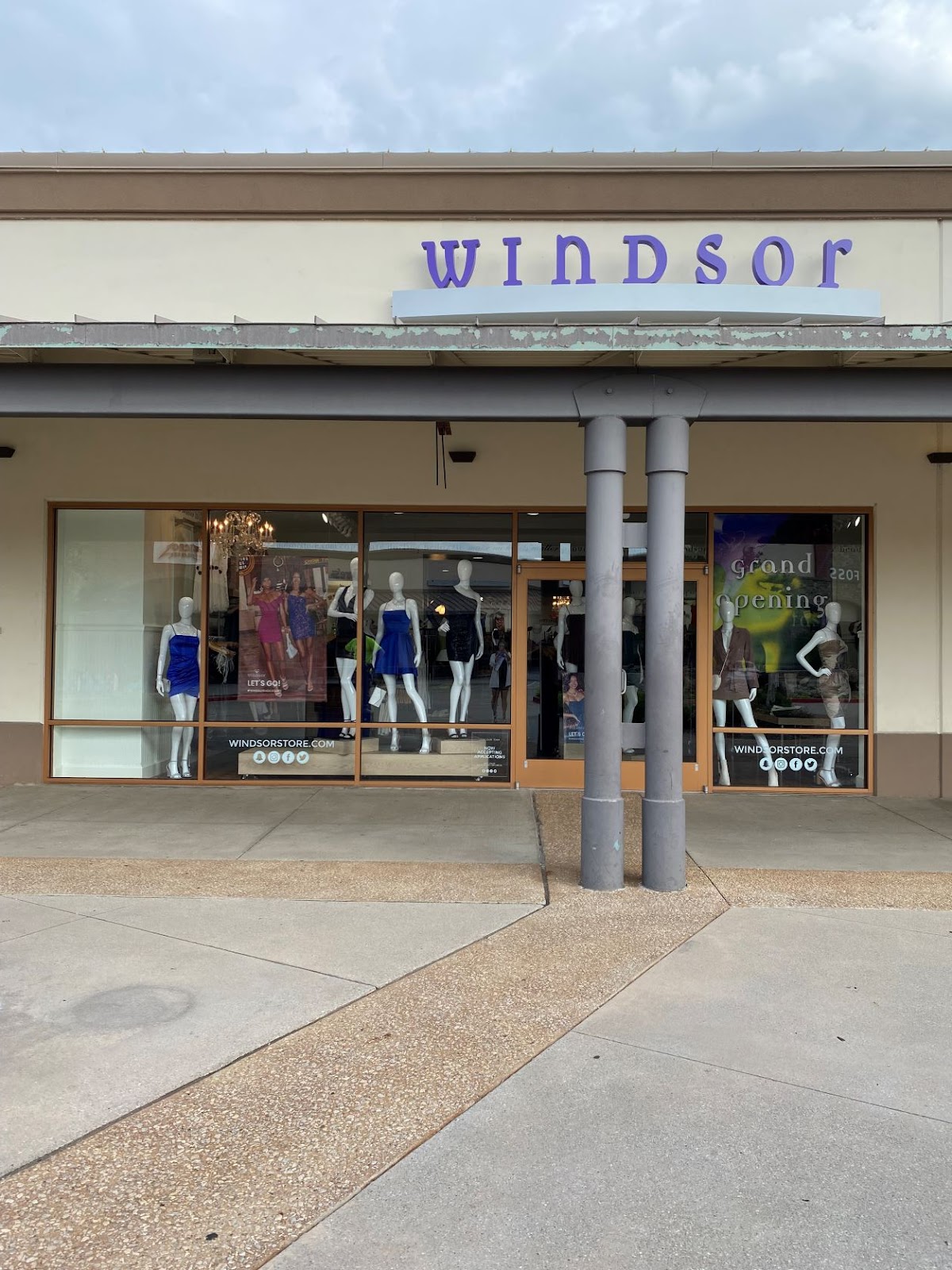 Windsor - shopping in Allen, TX (Photo 1)