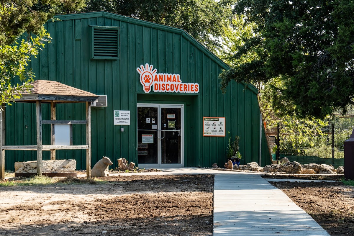 Fossil Rim Wildlife Center-Animal Discoveries - bars in Glen Rose, TX (Photo 1)
