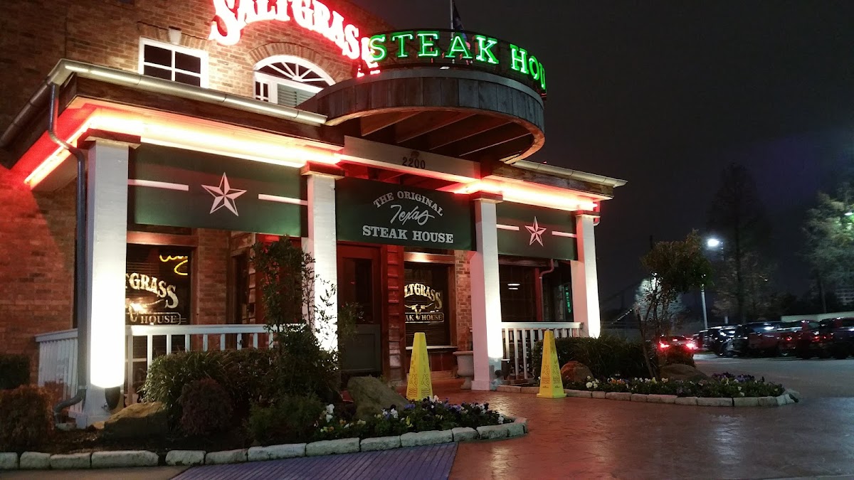 Saltgrass Steak House - restaurants in Fort Worth, TX (Photo 1)