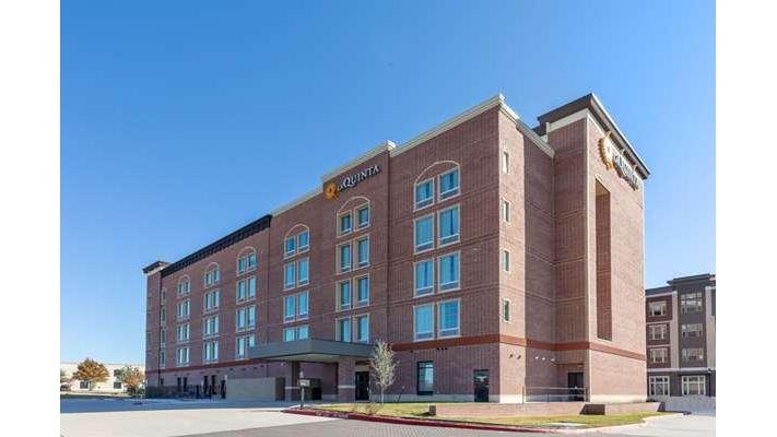La Quinta Inn & Suites by Wyndham Dallas - Frisco Stadium - hotels in Frisco, TX (Photo 1)