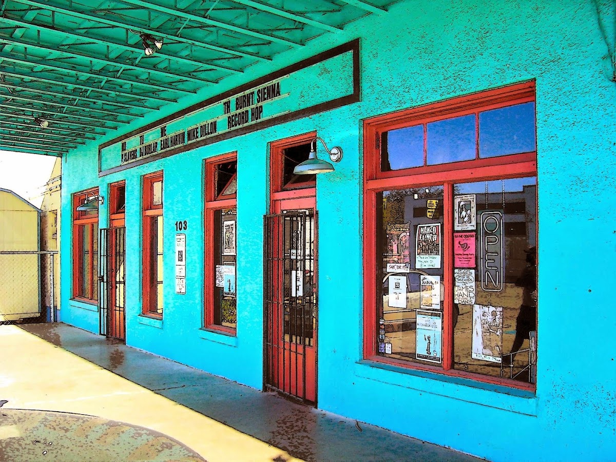 Dan's SilverLeaf - bars in Denton, TX (Photo 1)