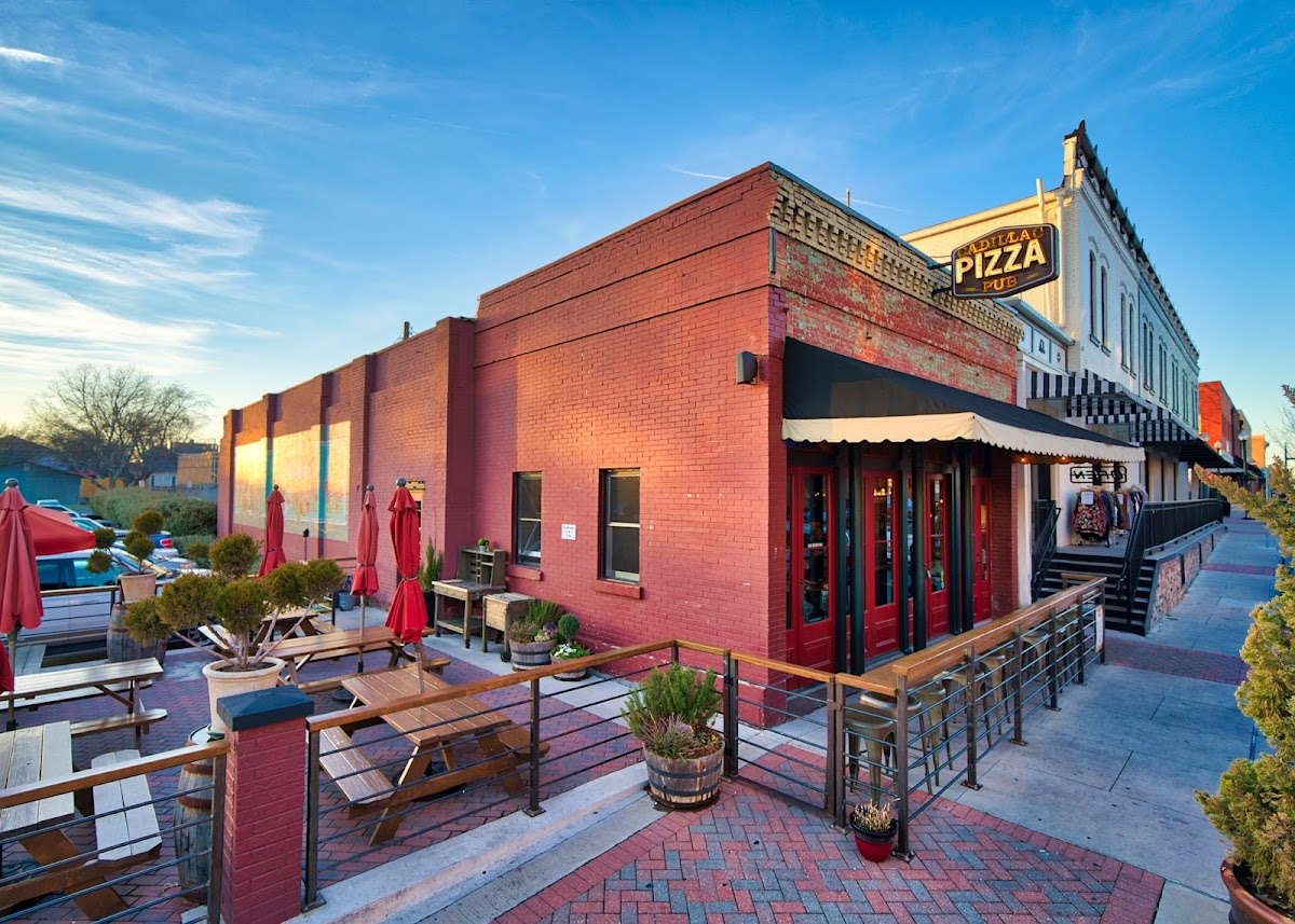 Cadillac Pizza Pub - bars in McKinney, TX (Photo 1)