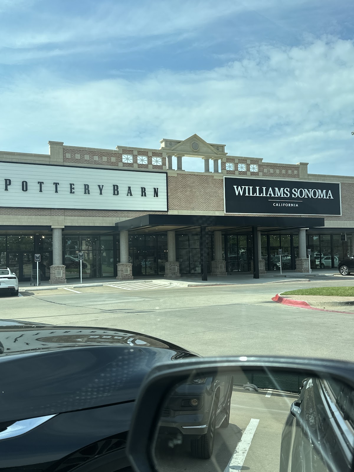 Pottery Barn - bars in Plano, TX (Photo 1)