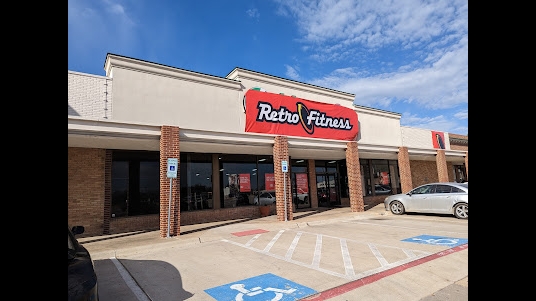 Retro Fitness - fitness-centers in Garland, TX (Photo 1)