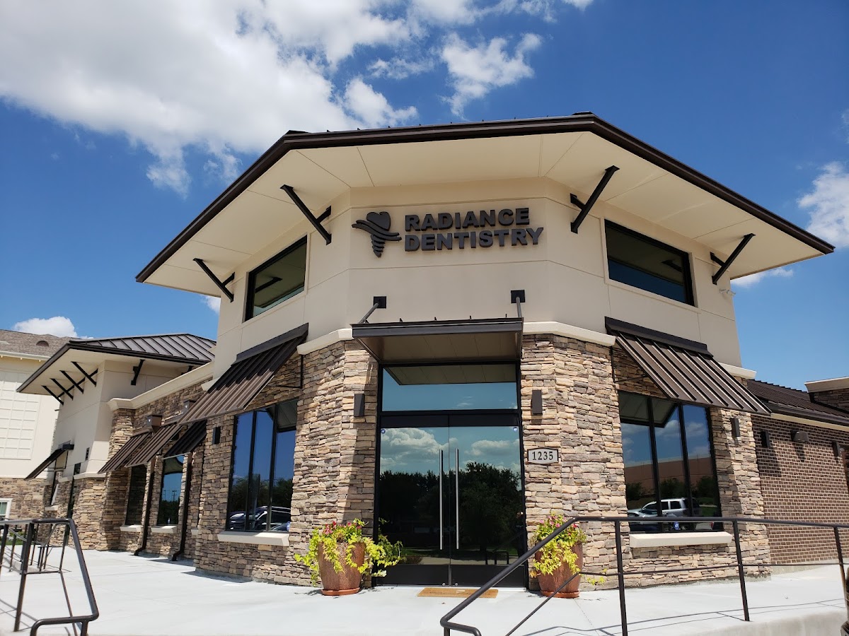 Radiance Dentistry Dental Implant Center - dentists in Coppell, TX (Photo 1)