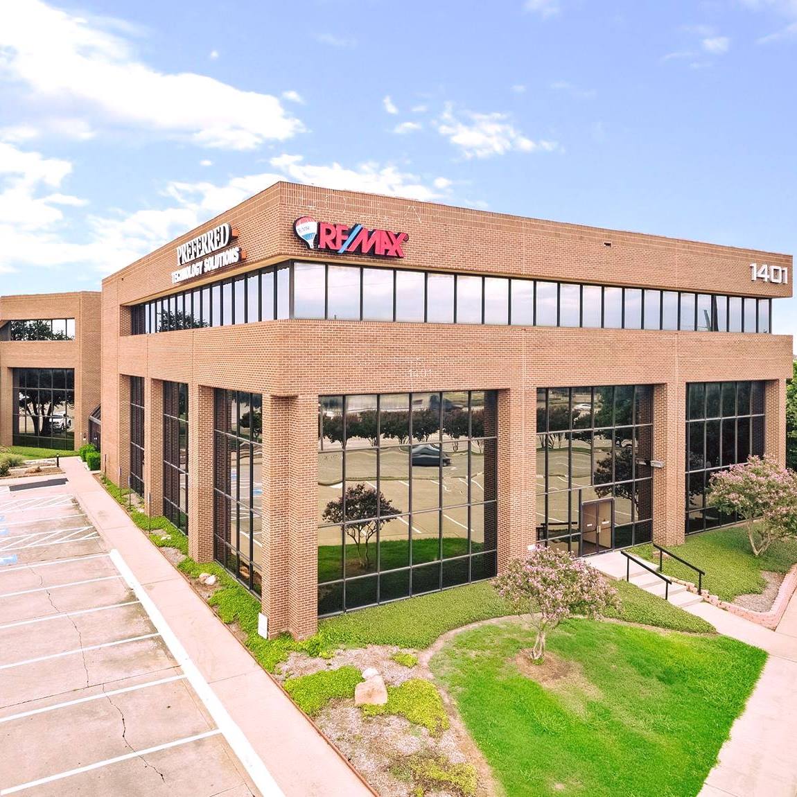RE/MAX Select Homes - real-estate in Richardson, TX (Photo 1)