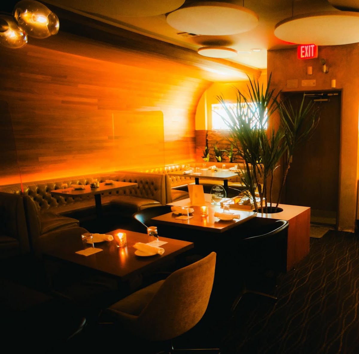 Lounge Here - bars in Dallas, TX (Photo 1)