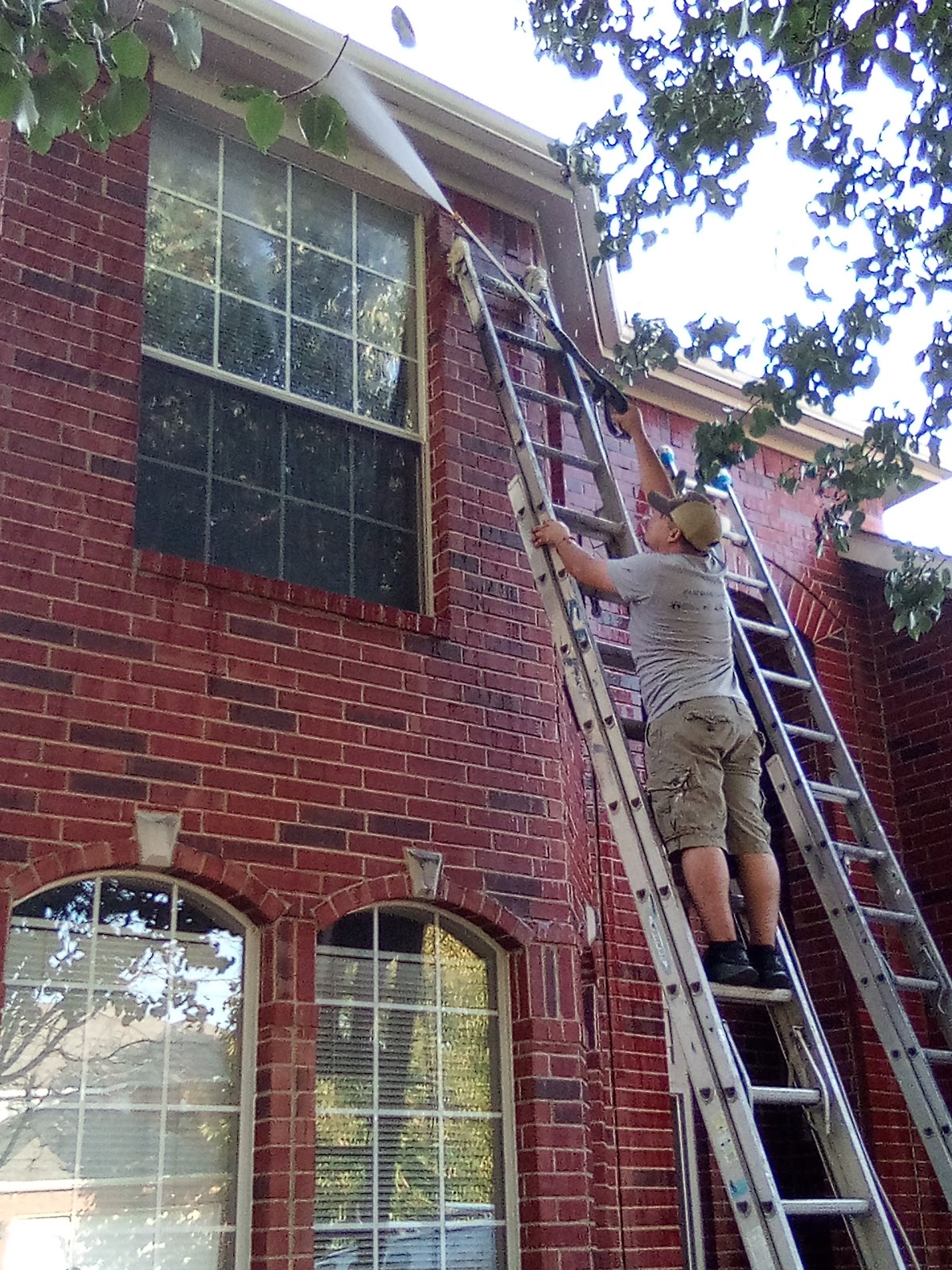 Hugo's painting - painting-contractors in Irving, TX (Photo 1)