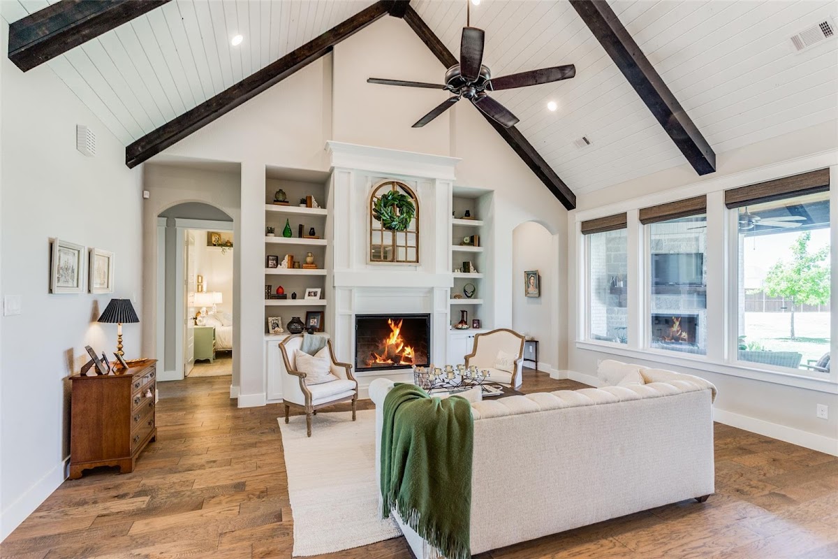 Krystal Raya® - REALTOR | CENTURY 21 Judge Fite Co. - real-estate in Grand Prairie, TX (Photo 3)