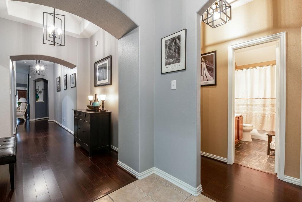 Krystal Raya® - REALTOR | CENTURY 21 Judge Fite Co. - real-estate in Grand Prairie, TX (Photo 7)