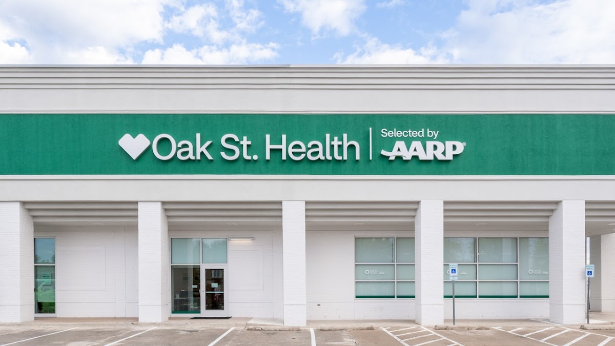 Oak Street Health North Arlington Primary Care Clinic - doctors in Arlington, TX (Photo 1)