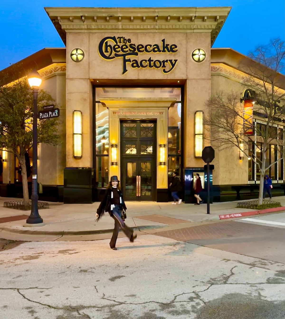 The Cheesecake Factory - restaurants in Grapevine, TX (Photo 1)