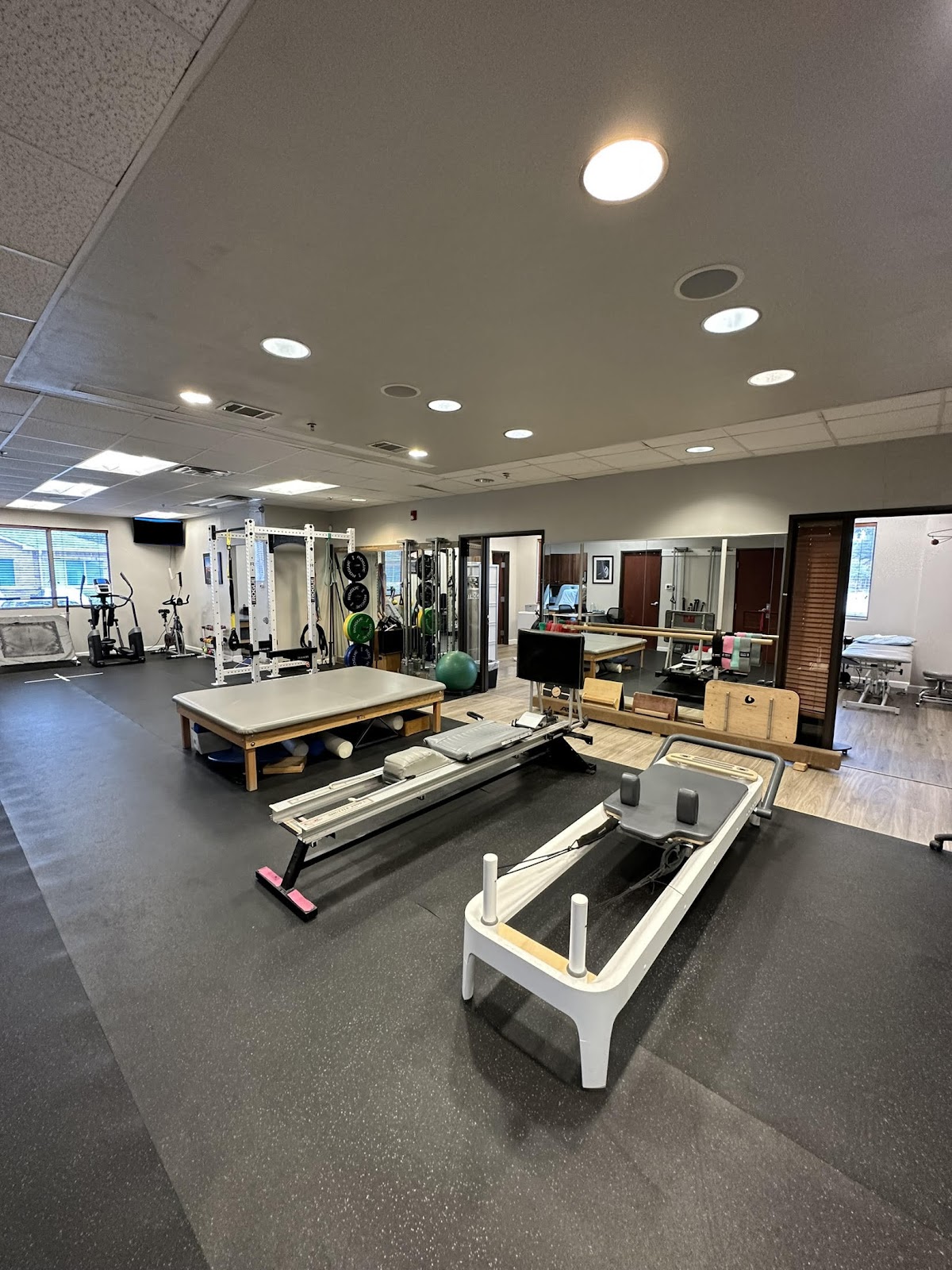 Associates Physical Therapy - shopping in Plano, TX (Photo 1)