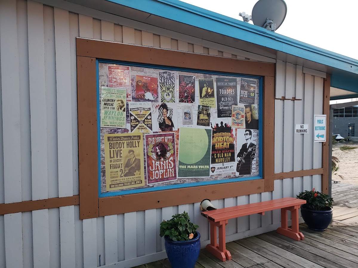Rockin' S Bar and Grill at Twin Coves Marina - bars in Flower Mound, TX (Photo 1)
