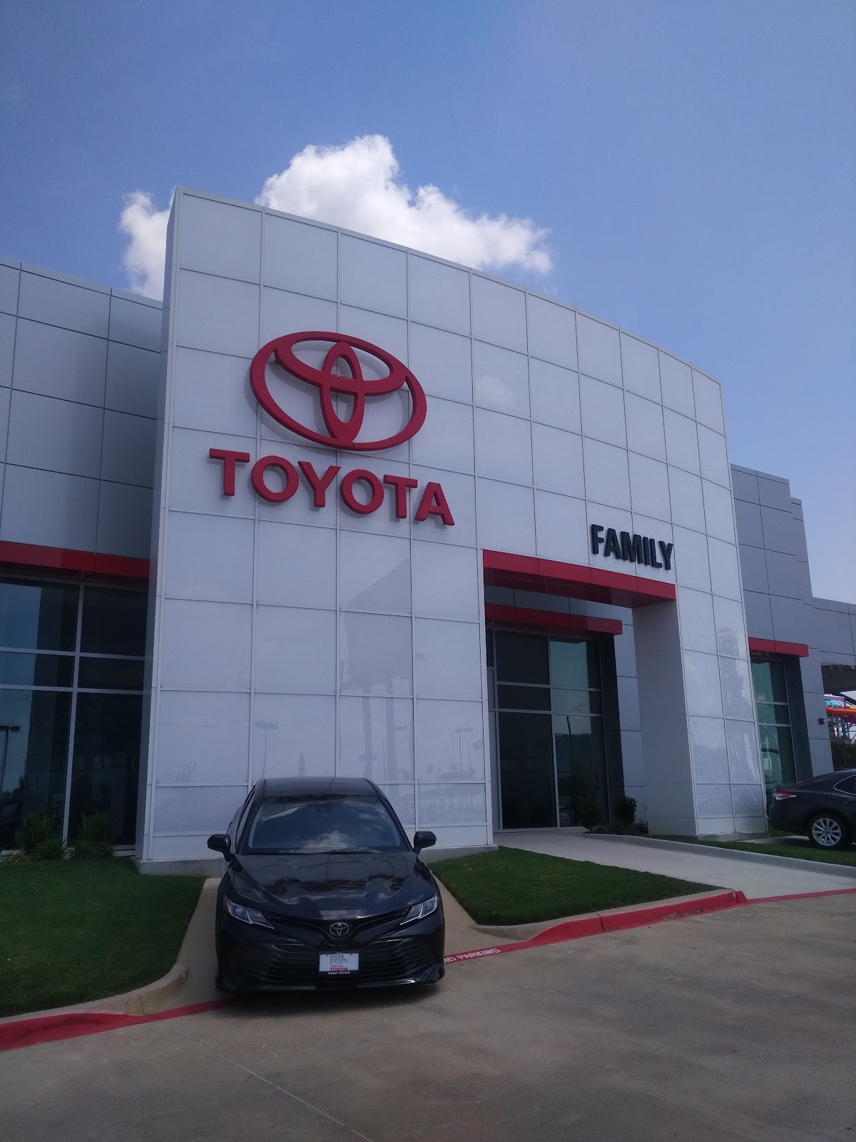 Family Toyota of Arlington - shopping in Fort Worth, TX (Photo 1)