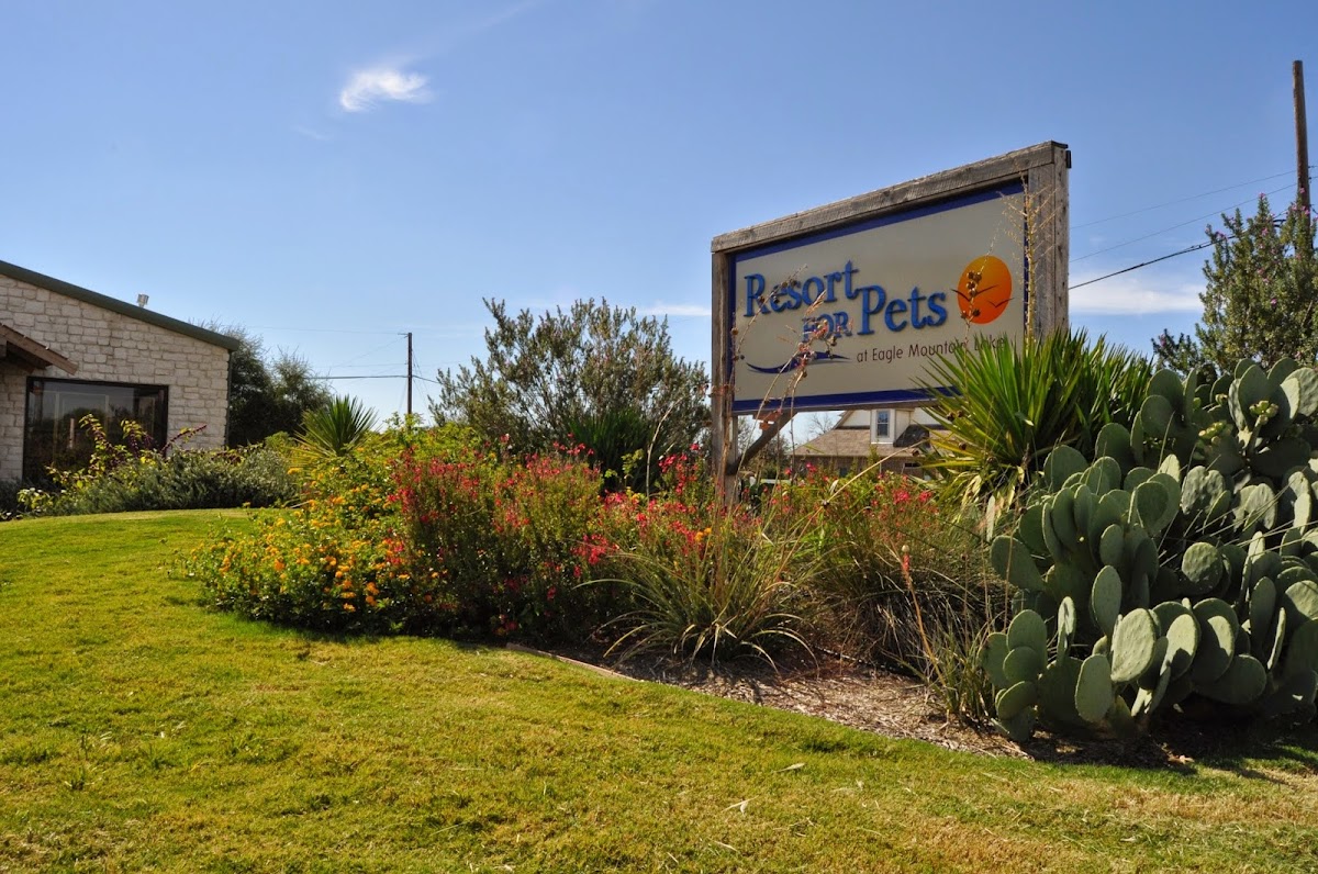 Resort For Pets at Eagle Mountain Lake - bars in Fort Worth, TX (Photo 1)