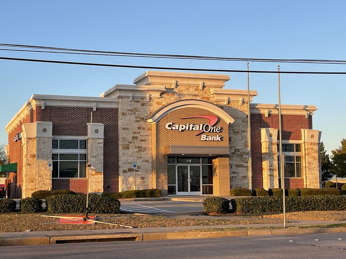 Capital One Bank - shopping in Garland, TX (Photo 1)