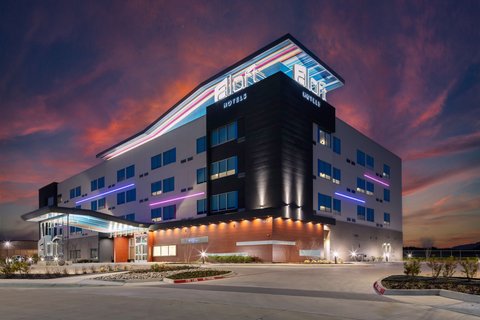 Aloft Dallas Arlington South - shopping in Fort Worth, TX (Photo 1)