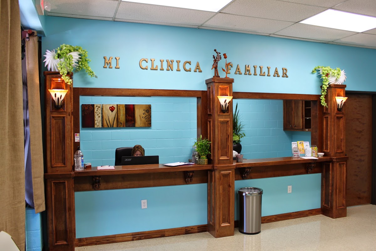 Mi Clinica Familiar - doctors in Carrollton, TX (Photo 1)