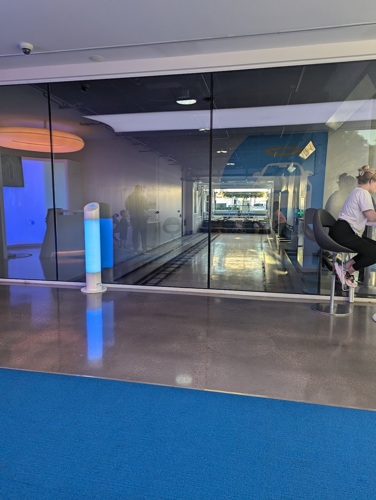 Carvana - shopping in The Colony, TX (Photo 1)