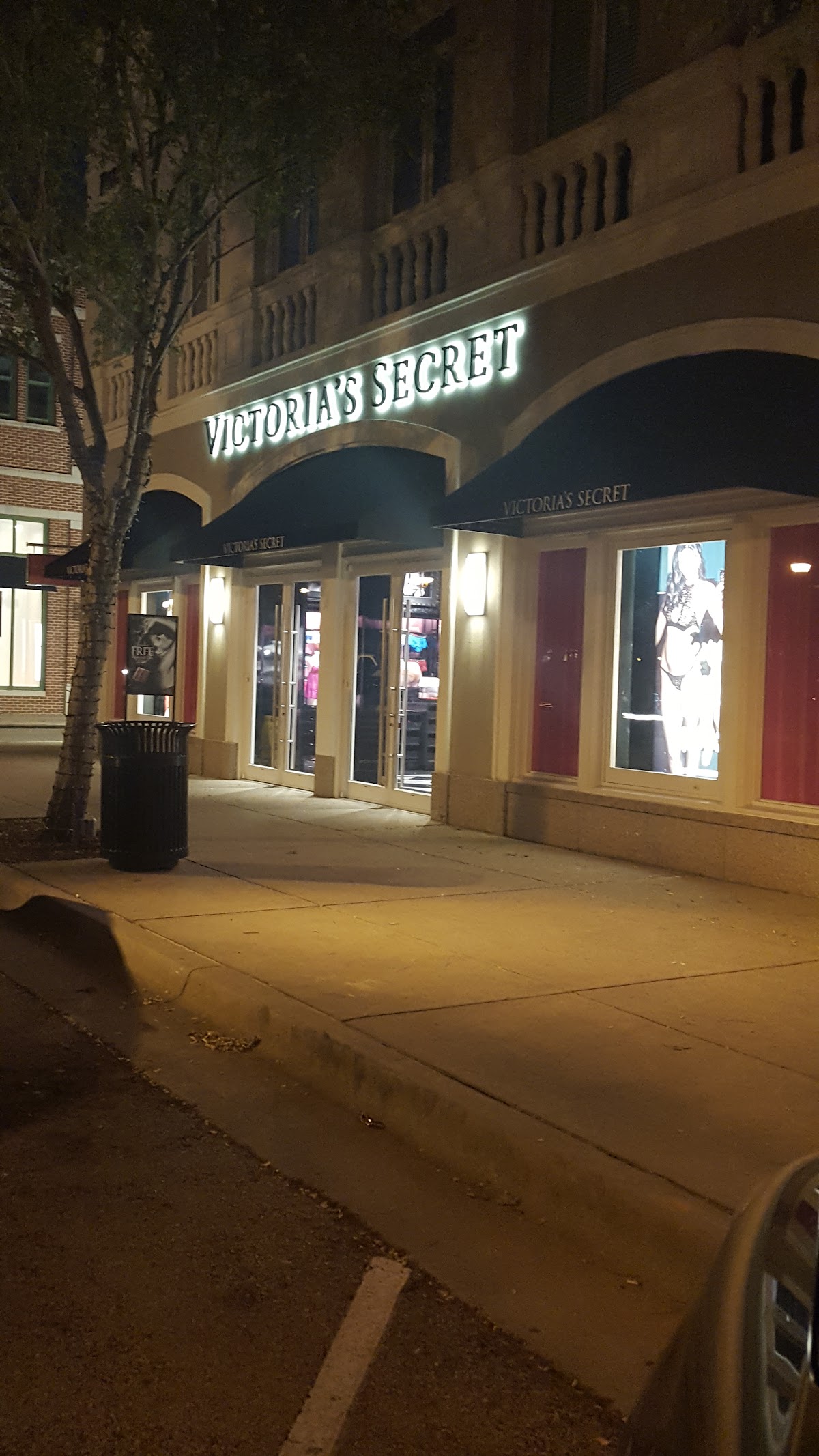 Victoria's Secret & PINK - shopping in Grapevine, TX (Photo 1)