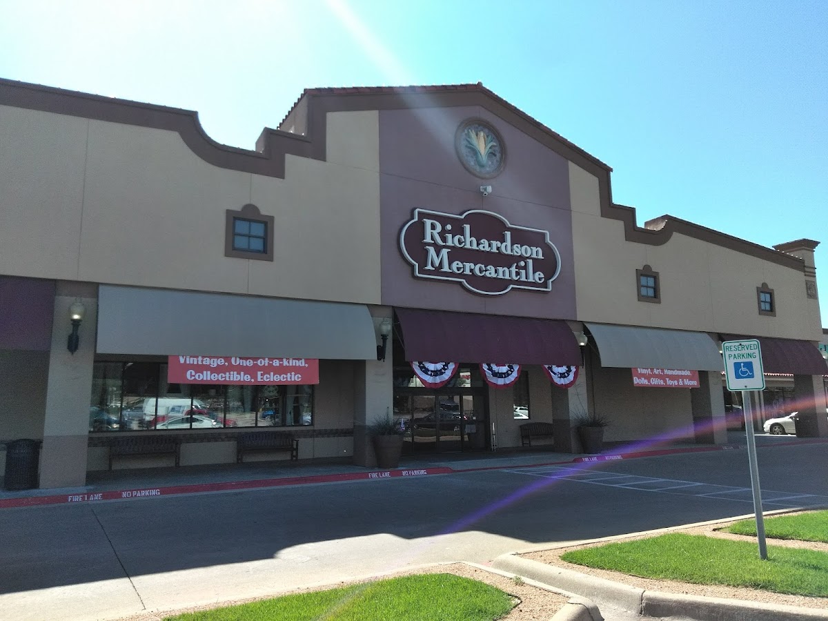 Dal Rich Towne Square - shopping in Richardson, TX (Photo 1)