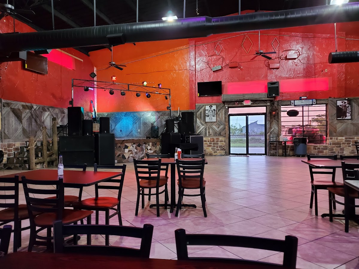 Mi Raza Sports Bar & Grill - restaurants in Grand Prairie, TX (Photo 1)