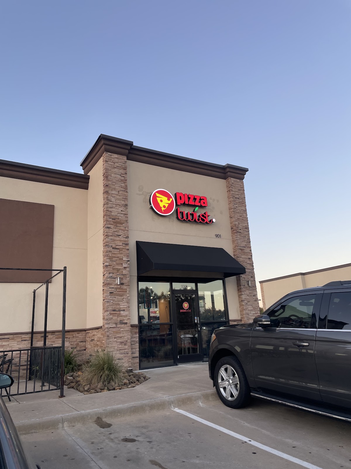 Pizza Twist - restaurants in Irving, TX (Photo 1)