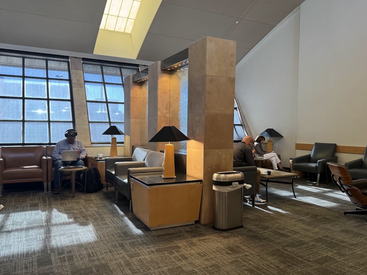 American Airlines Admirals Club - bars in Coppell, TX (Photo 1)