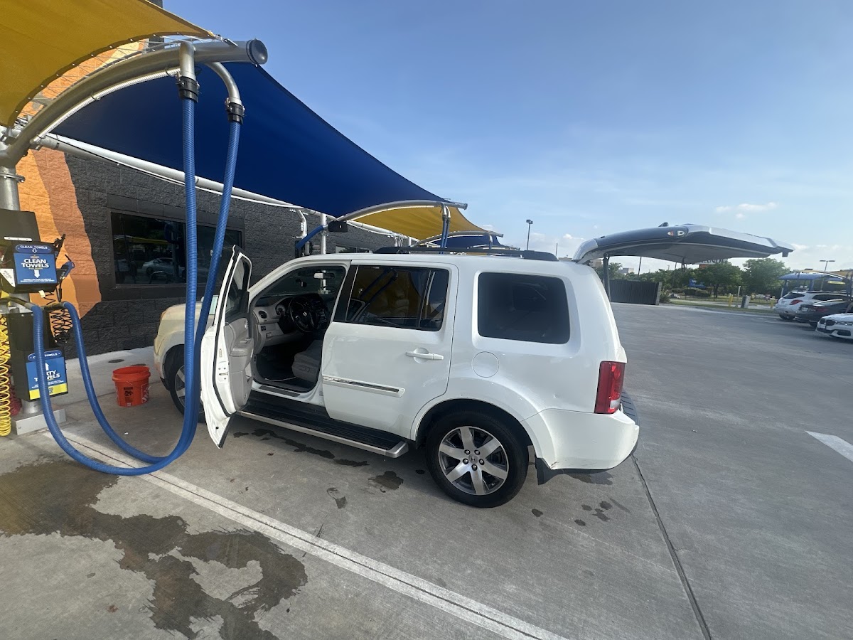 Shammy's Car Wash (Forest Ln. Central) - Dallas, TX - auto-services in Dallas, TX (Photo 1)