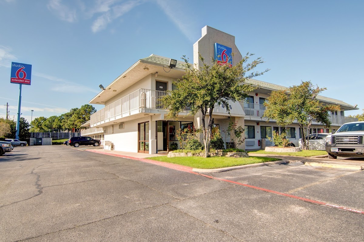 Studio 6 Grand Prairie, TX - hotels in Grand Prairie, TX (Photo 1)