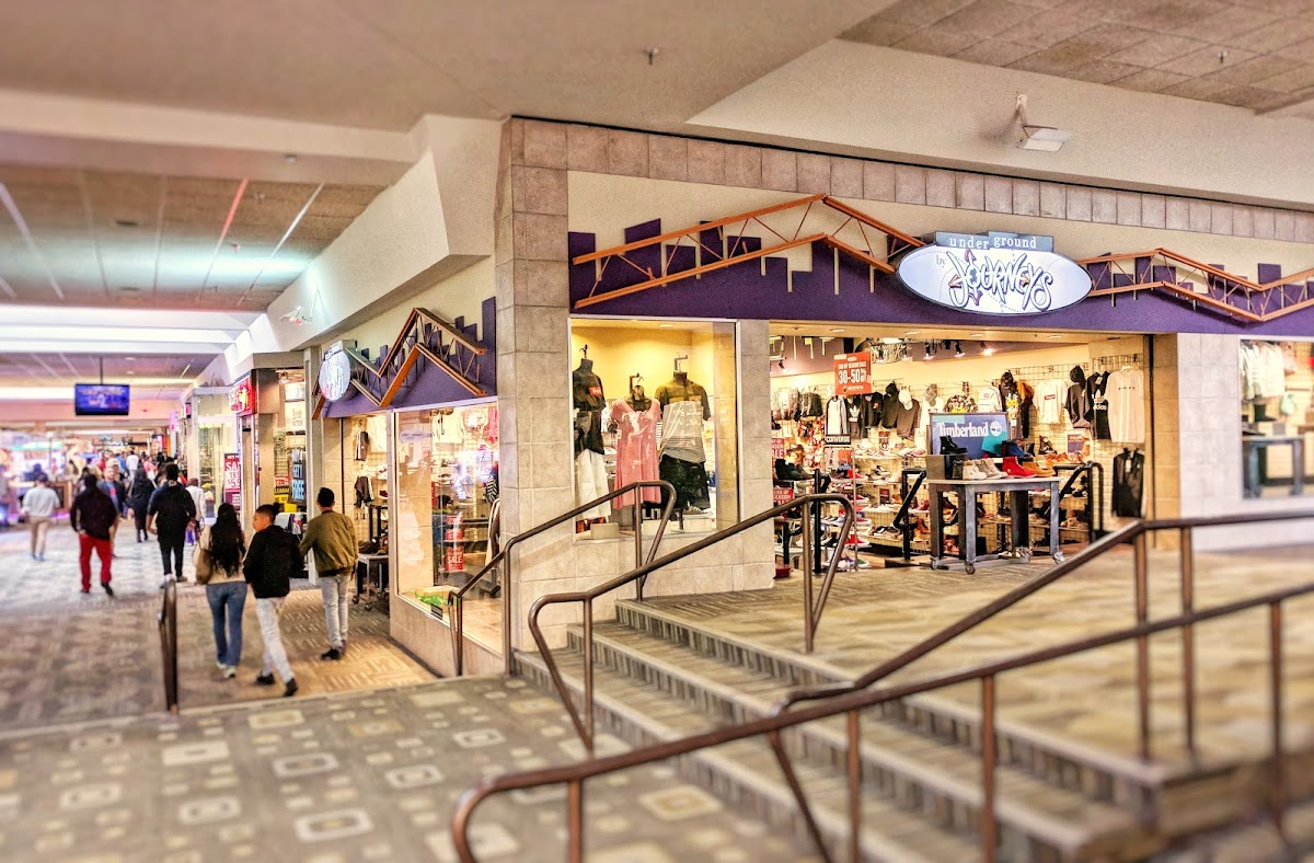 Journeys - shopping in Irving, TX (Photo 1)