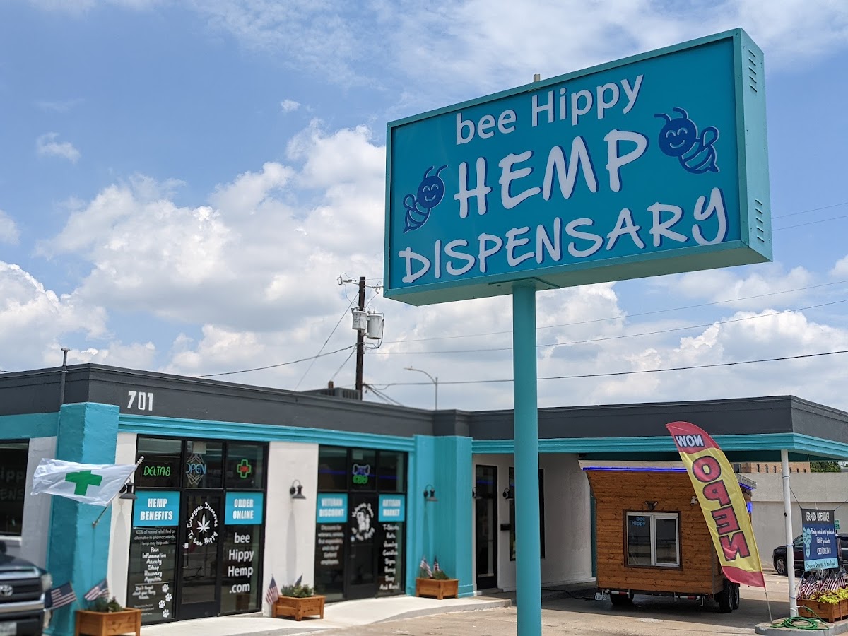 bee Hippy by Johnny Appleweed: Hemp Dispensary, Music, Souvenir T-Shirts, and Flash Frozen Consciousness - shopping in Garland, TX (Photo 1)