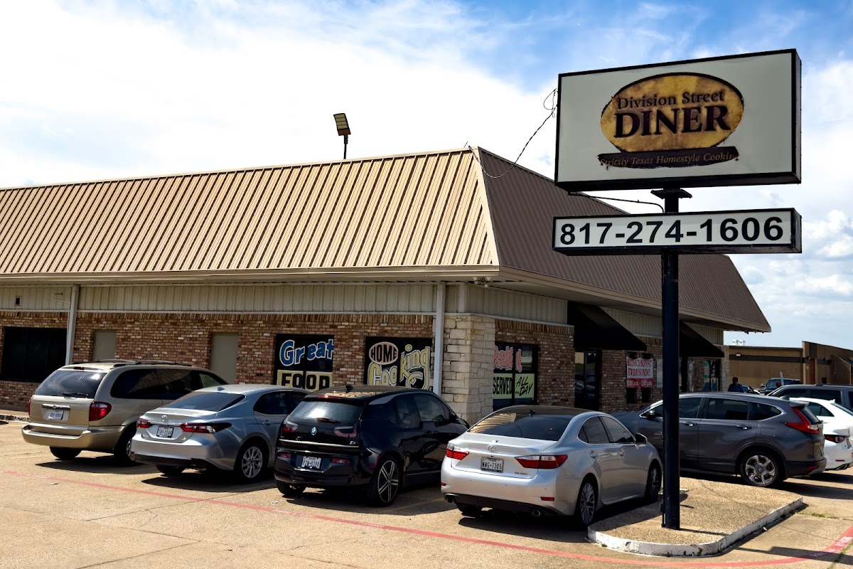 Division Street Diner - restaurants in Fort Worth, TX (Photo 1)