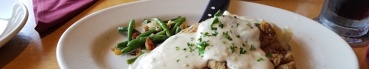 Twin Peaks - restaurants in Irving, TX (Photo 7)