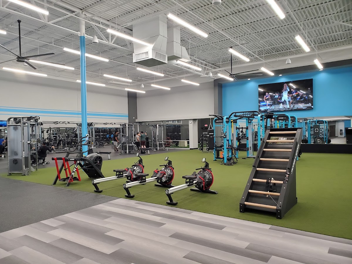 CLUB4 Fitness Grand Prairie - fitness-centers in Grand Prairie, TX (Photo 1)