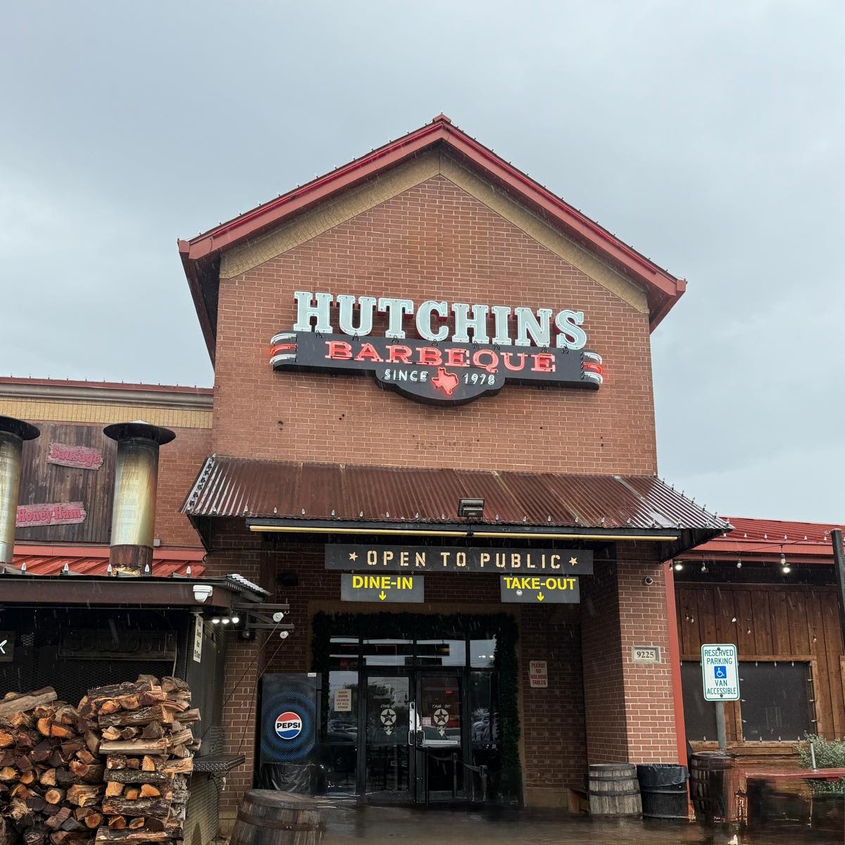 Hutchins BBQ - restaurants in Frisco, TX (Photo 1)