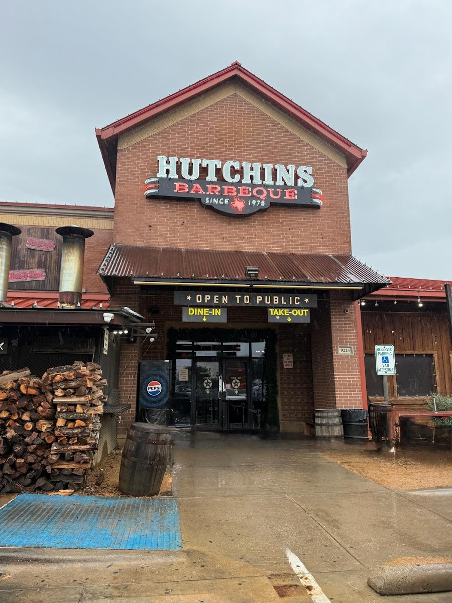 Hutchins BBQ - restaurants in Frisco, TX (Photo 2)