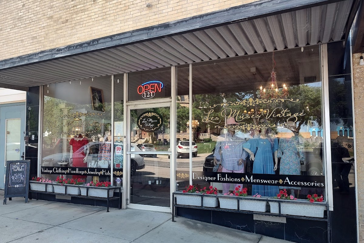 Les Muses Vintage - shopping in Denton, TX (Photo 1)