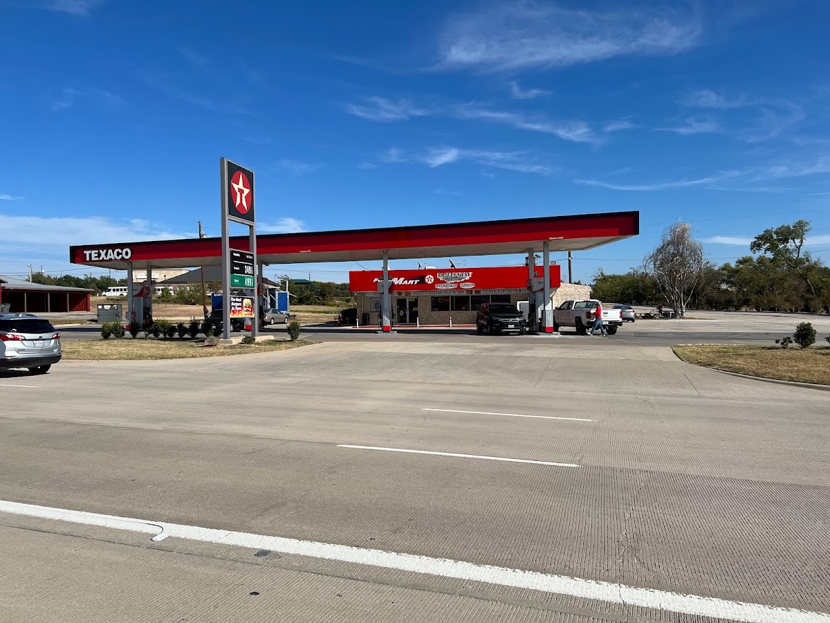 Eagles Nest Convenience Store and Deli(Hamburger, Tacos, Tortas and ETC) - shopping in Prosper, TX (Photo 1)