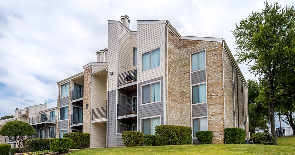 The Belmont Apartment Homes - shopping in Grand Prairie, TX (Photo 1)